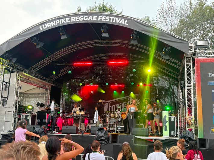El festival alemán Turnpike Reggae despliega un sistema HK Audio para sus conciertos